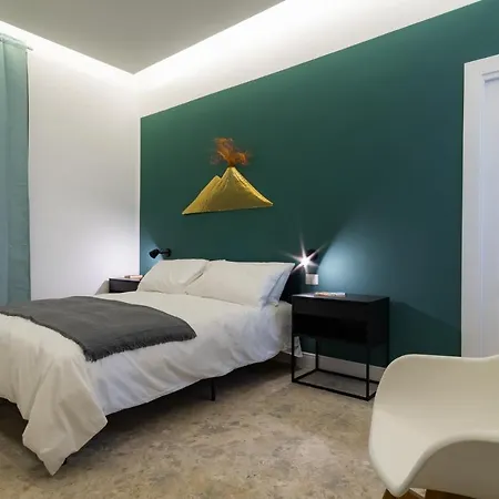 Naos Bed & Breakfast *